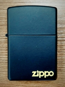 218_Z Logo3 Зажигалка ZIPPO Classic с покрытием Black Matte, латунь/сталь, чёрная, матовая, 38x13x57 мм